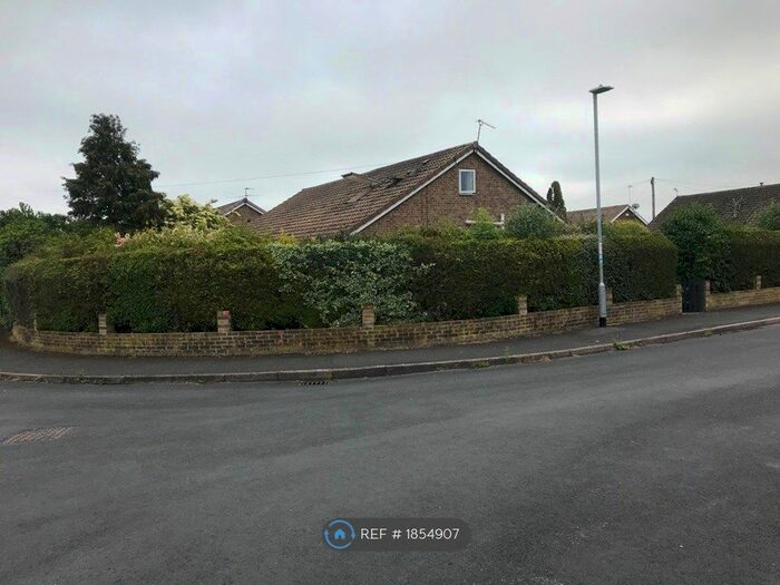 4 Bedroom Bungalow To Rent In Beech Close, Sproatley, Hull, HU11