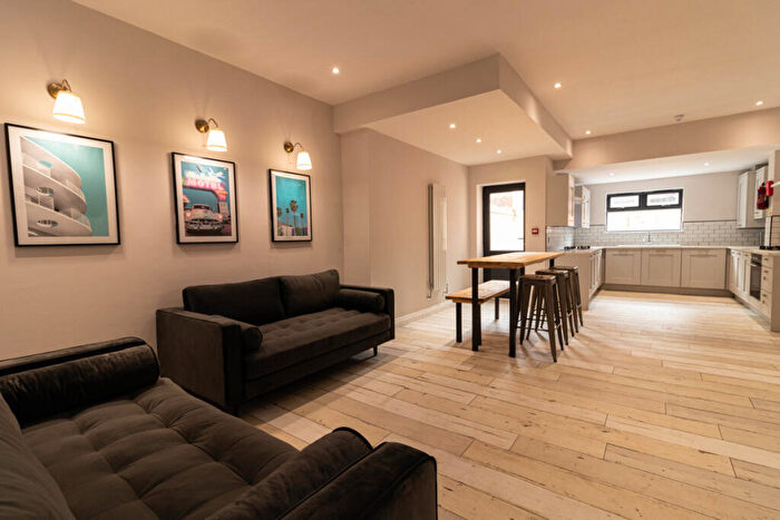 8 Bedroom Property To Rent In Woodcroft Road, Liverpool, L15