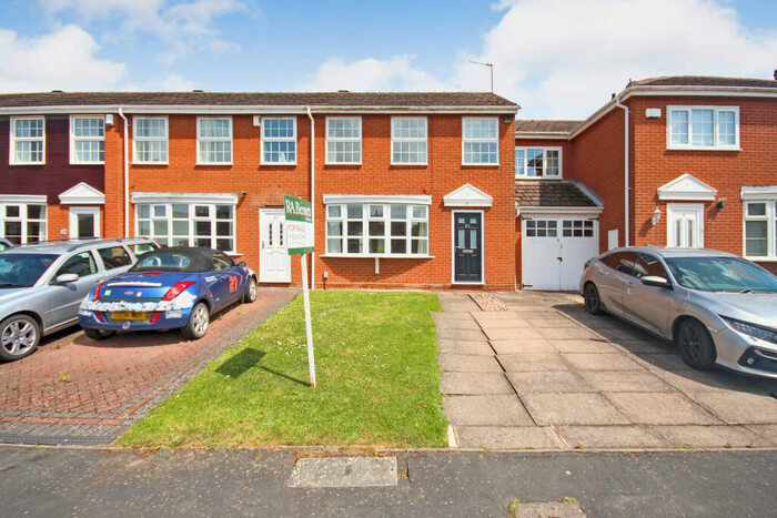 3 Bedroom Link Detached House To Rent In Charnwood Way, Leamington Spa, CV32