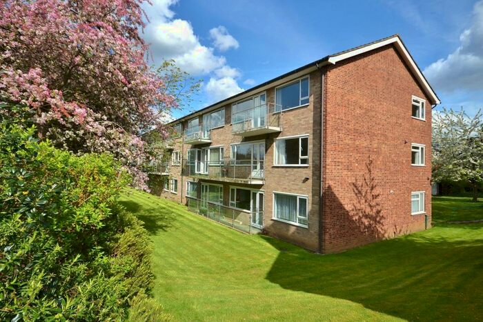 2 Bedroom Apartment To Rent In Hillbrow Court, Esher, KT10
