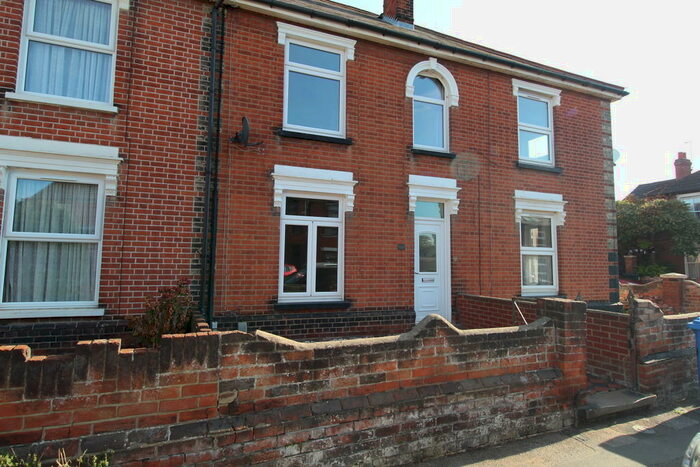 2 Bedroom Terraced House To Rent In Bramford Lane, Ipswich, IP1