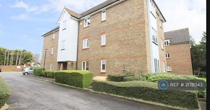 2 Bedroom Flat To Rent In Granville Place, Pinner, HA5