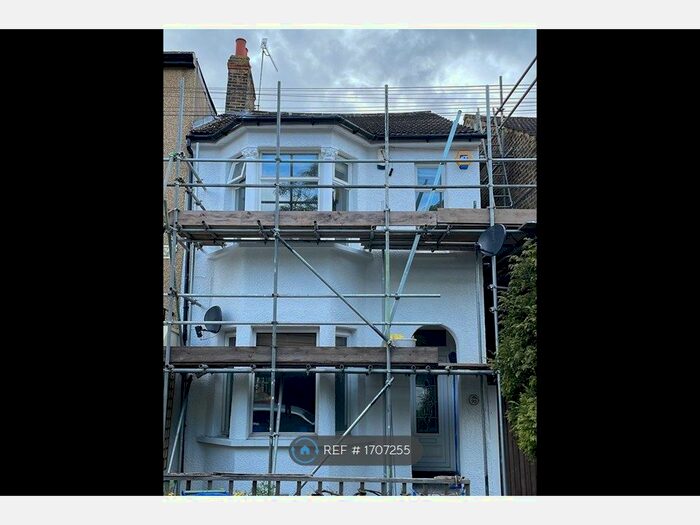 3 Bedroom Semi-Detached House To Rent In Picardy Road, Belvedere, DA17