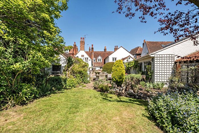 6 Bedroom Detached House For Sale In High Street, Ripley, GU23