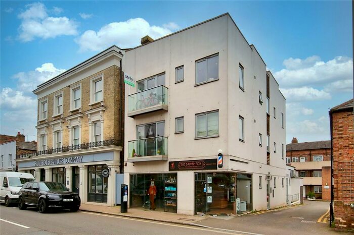 1 Bedroom Flat To Rent In High Street, Hampton Wick, Kingston Upon Thames, KT1