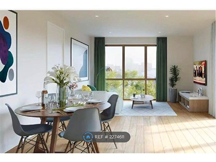 1 Bedroom Flat To Rent In Hive House, Brentford, TW8