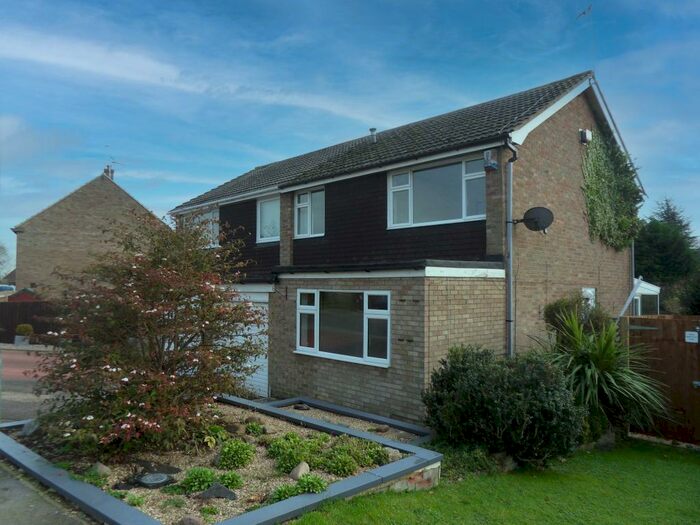 3 Bedroom Semi-Detached House To Rent In The Leys, Denton, NN7