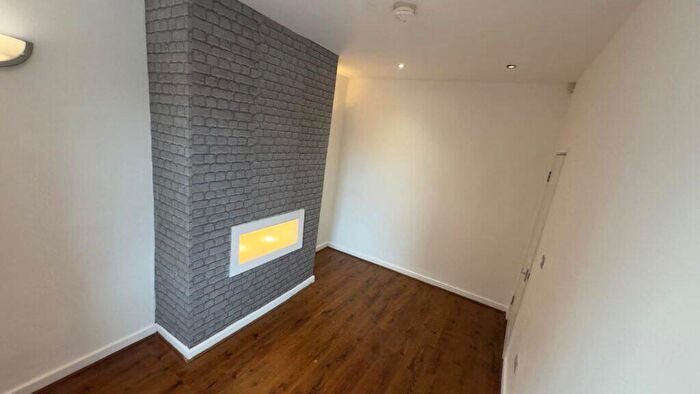2 Bedroom Terraced House To Rent In Gledhow Place, Sheepscar, Leeds, LS8