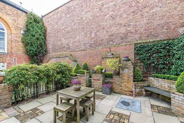 2 Bedroom Flat For Sale In Regents Bridge Gardens, Vauxhall, London, SW8