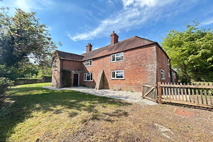 4 Bedroom House To Rent In Wootton St. Lawrence, RG23