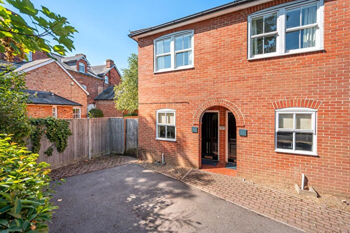 2 Bedroom Semi Detached House To Rent In Coley Hill, Reading, RG1