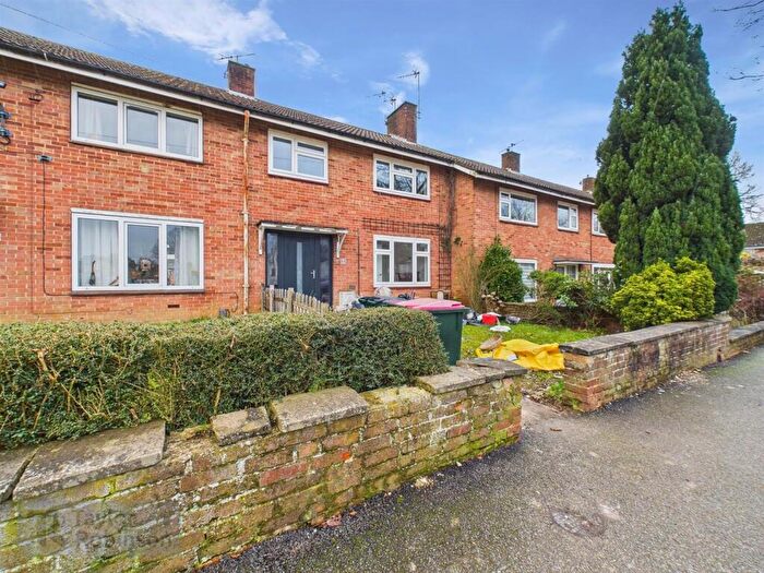 3 Bedroom House To Rent In Fitchet Close, Langley Green, Crawley, RH11