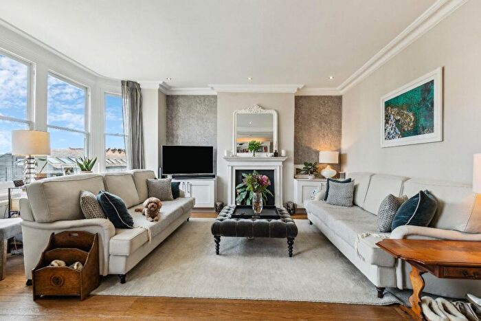 3 Bedroom Apartment For Sale In Cowley Mansions, SW14