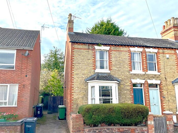 3 Bedroom End Of Terrace House For Sale In West Road, Oakham, LE15