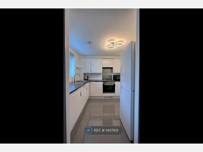 2 Bedroom Flat To Rent In Admiralty Close, West Drayton, UB7