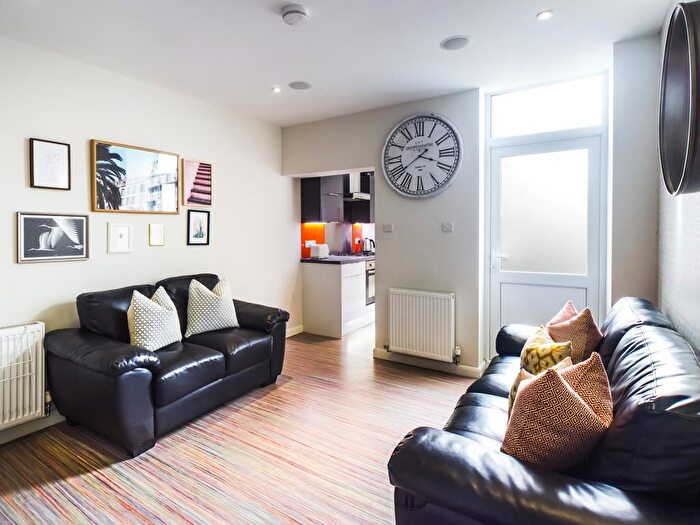 4 Bedroom Terraced House To Rent In Carlton Road, Stoke, ST4