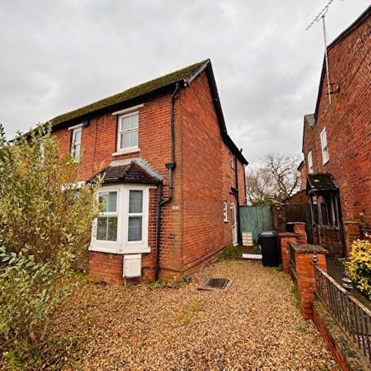 2 Bedroom Semi Detached House For Sale In A Bath Road, Thatcham, RG18