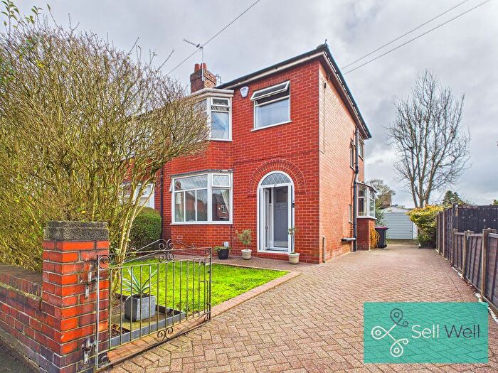 3 Bedroom Semi Detached House For Sale In Normanby Road, Worsley, Manchester, M28