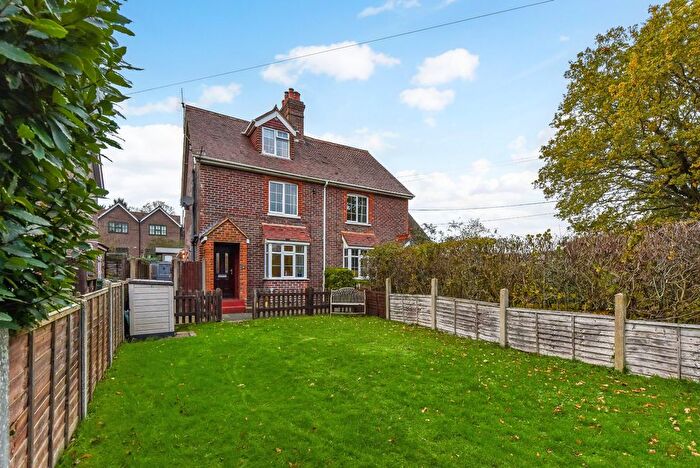3 Bedroom Semi-Detached House For Sale In Benhams Lane, Greatham, Hampshire, GU33