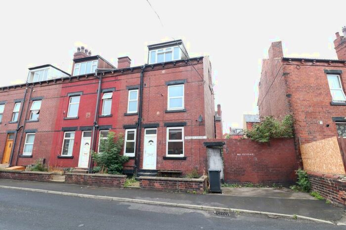 2 Bedroom House To Rent In Paisley Grove, Armley, Leeds, LS12
