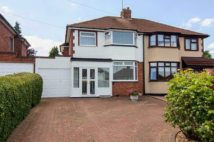 3 Bedroom Semi-Detached House To Rent In Anglesey Road, Brownhills, Walsall, WS8