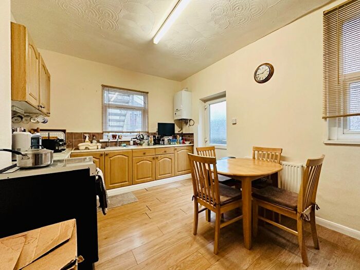 1 Bedroom Flat For Sale In Cotehele Avenue, Prince Rock, Plymouth, PL4