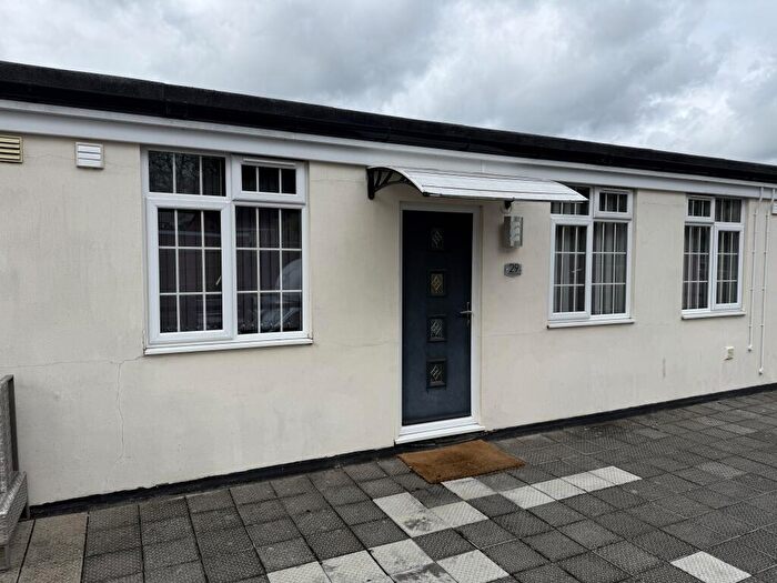 2 Bedroom Apartment To Rent In Warminster Road, BA13