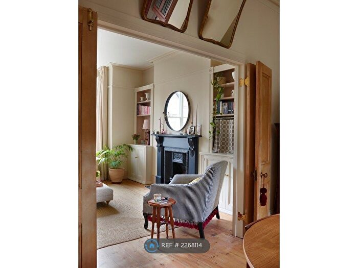 2 Bedroom Flat To Rent In Friern Road, London, SE22