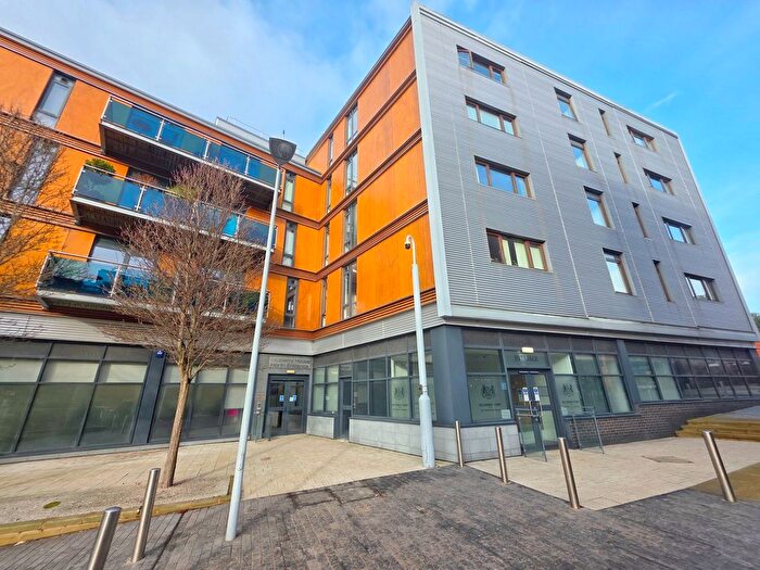 1 Bedroom Flat For Sale In Burgage Square, Wakefield, WF1