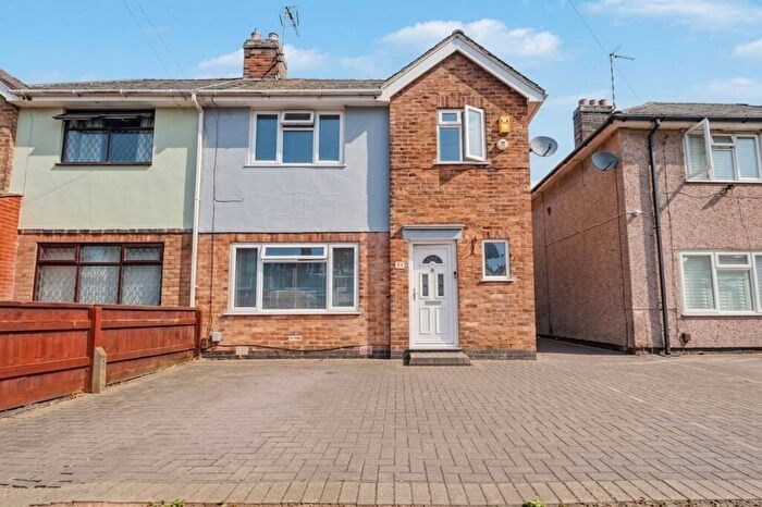 4 Bedroom Semi-Detached House For Sale In Thomas Lane Street, Coventry, CV6