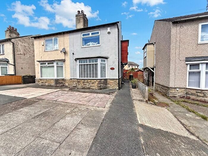 2 Bedroom Semi Detached House For Sale In Lee Mount Gardens, Halifax, HX3