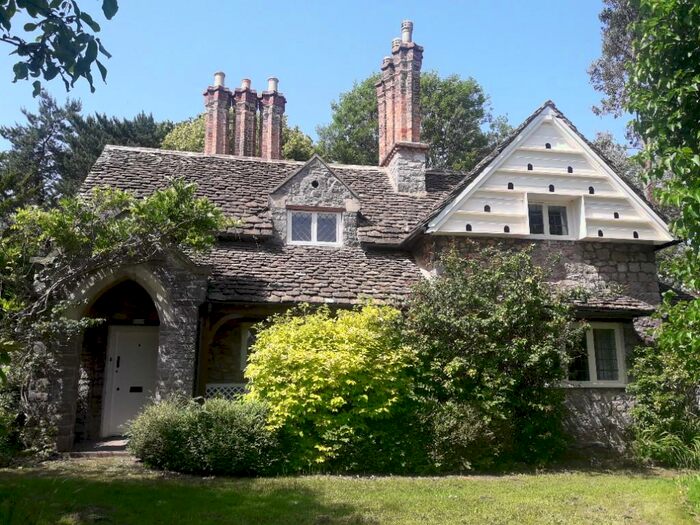 3 Bedroom Detached House To Rent In / Blaise Hamlet, Hallen Road, Bristol, BS10