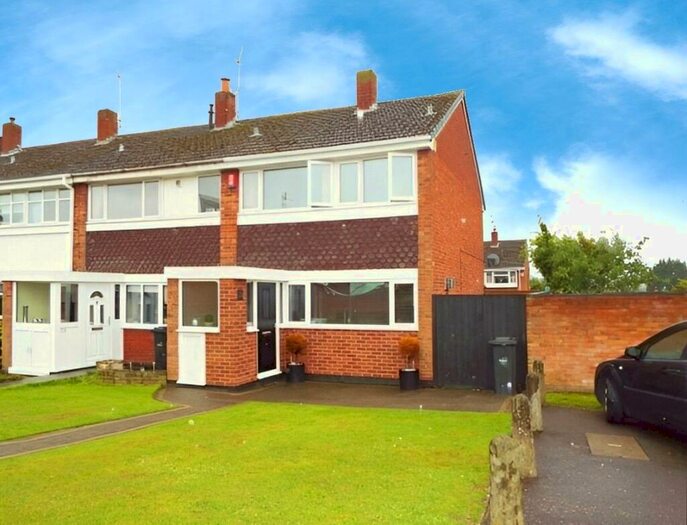 3 Bedroom End Of Terrace House To Rent In Winding Mill North, Brierley Hill, West Midlands, DY5
