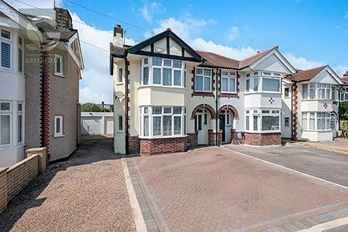 3 Bedroom Semi Detached House For Sale In Station Avenue, West Ewell, Epsom, Surrey, KT19