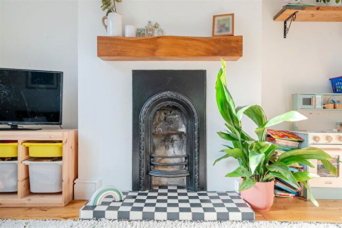 2 Bedroom Property For Sale In Stevens Crescent, Totterdown, BS3