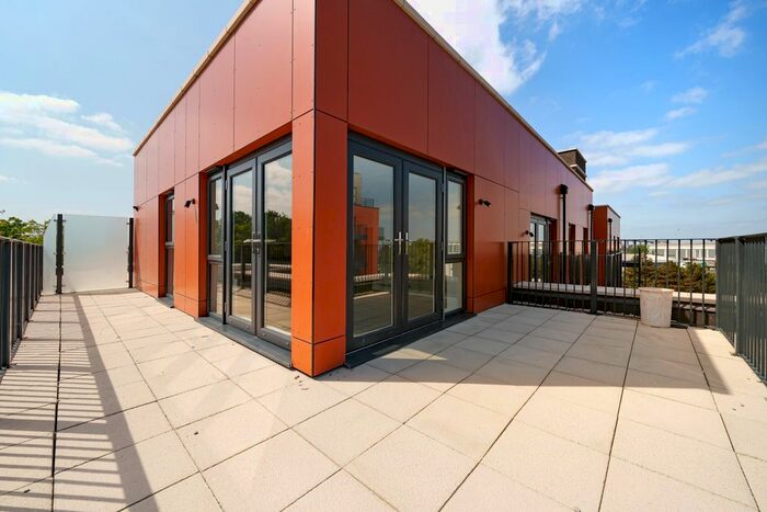 3 Bedroom Flat To Rent In Barley Close, Greenhithe, DA9