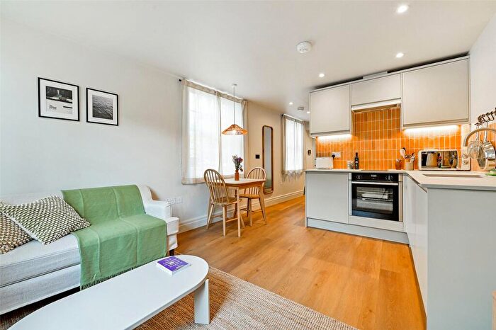 1 Bedroom Apartment To Rent In Mellor Walk, Windsor, Berkshire, SL4