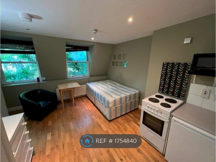 Studio To Rent In Elsham Road, London, W14