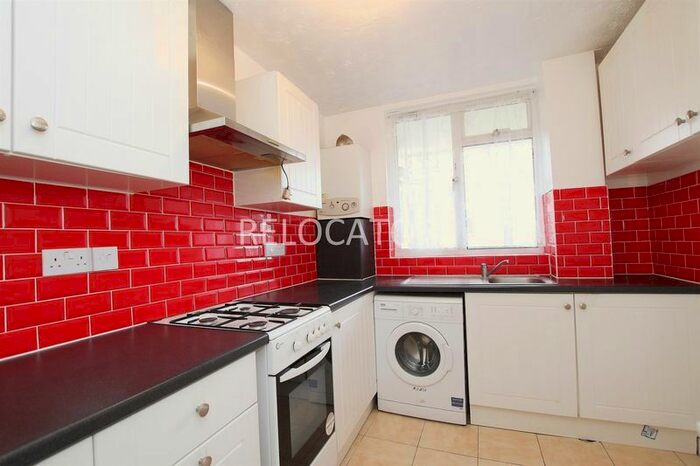 3 Bedroom Flat To Rent In Barnardo Street, London, E1