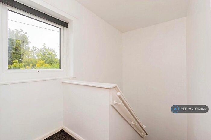 2 Bedroom End Of Terrace House To Rent In Toft Way, Cheshire, SK9