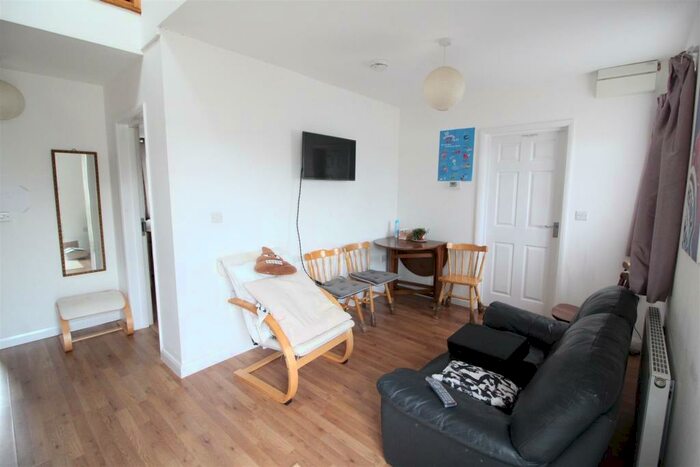 6 Bedroom Semi-Detached Bungalow To Rent In ** &#;pppw** Hawton Crescent, Wollaton, Nottingham, NG8