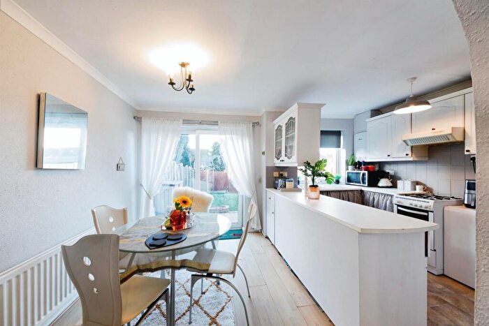 3 Bedroom Semi-Detached House For Sale In Wheeley Road, Solihull, B92