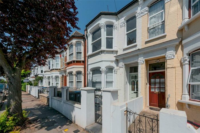 2 Bedroom Apartment To Rent In Leighton Gardens, London, NW10