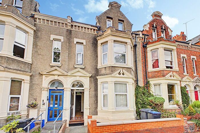 5 Bedroom Terraced House For Sale In Wellingborough Road, Northampton, NN1