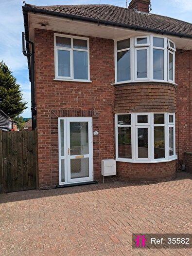 3 Bedroom Semi-Detached House For Sale In Elmcroft Road, Ipswich, IP1
