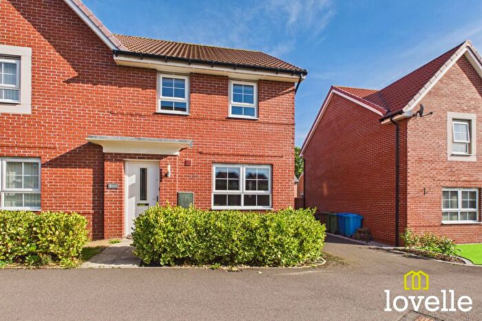 3 Bedroom Semi-Detached House To Rent In Morton Dene, Cottingham, HU16