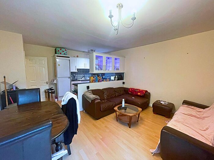 3 Bedroom Flat To Rent In Osborne Terrace, Jesmond, Newcastle Upon Tyne, NE2