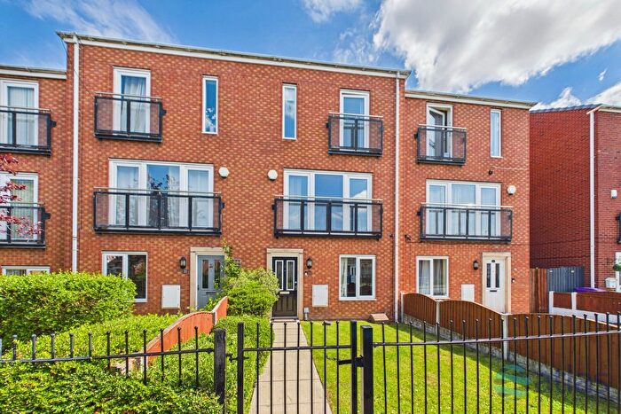 3 Bedroom Town House For Sale In Shadowbrook Drive, Speke, L24