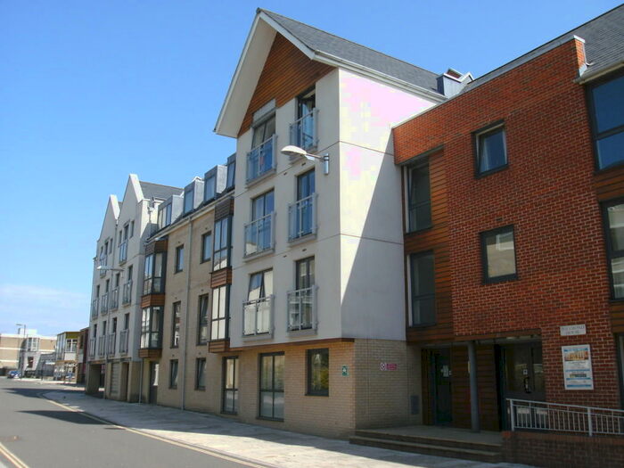 2 Bedroom Apartment To Rent In Polymond House, City Centre, SO14