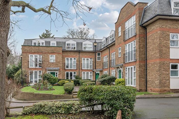 1 Bedroom Flat For Sale In Foxwood Green Close, Enfield, EN1